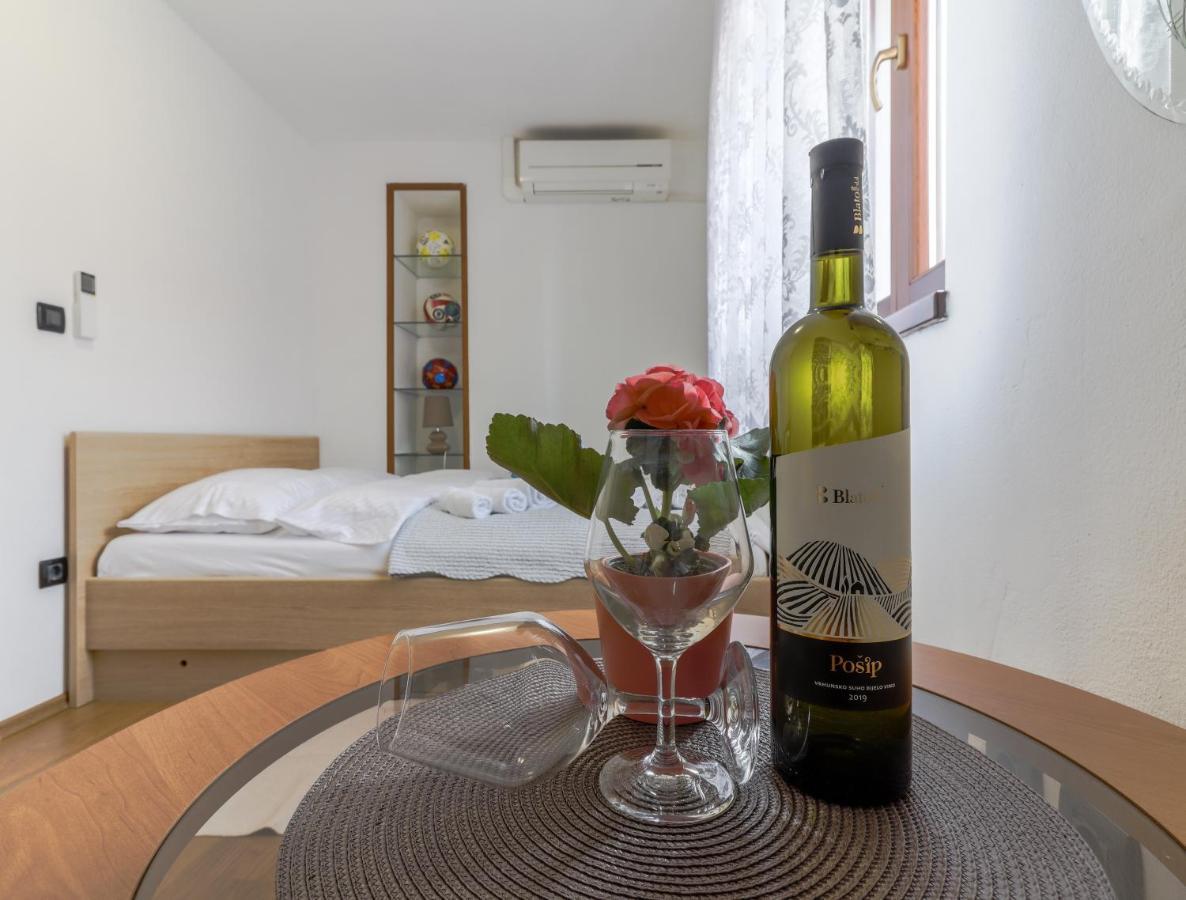 City Center 3 Bedroom Apartment Врсар Экстерьер фото
