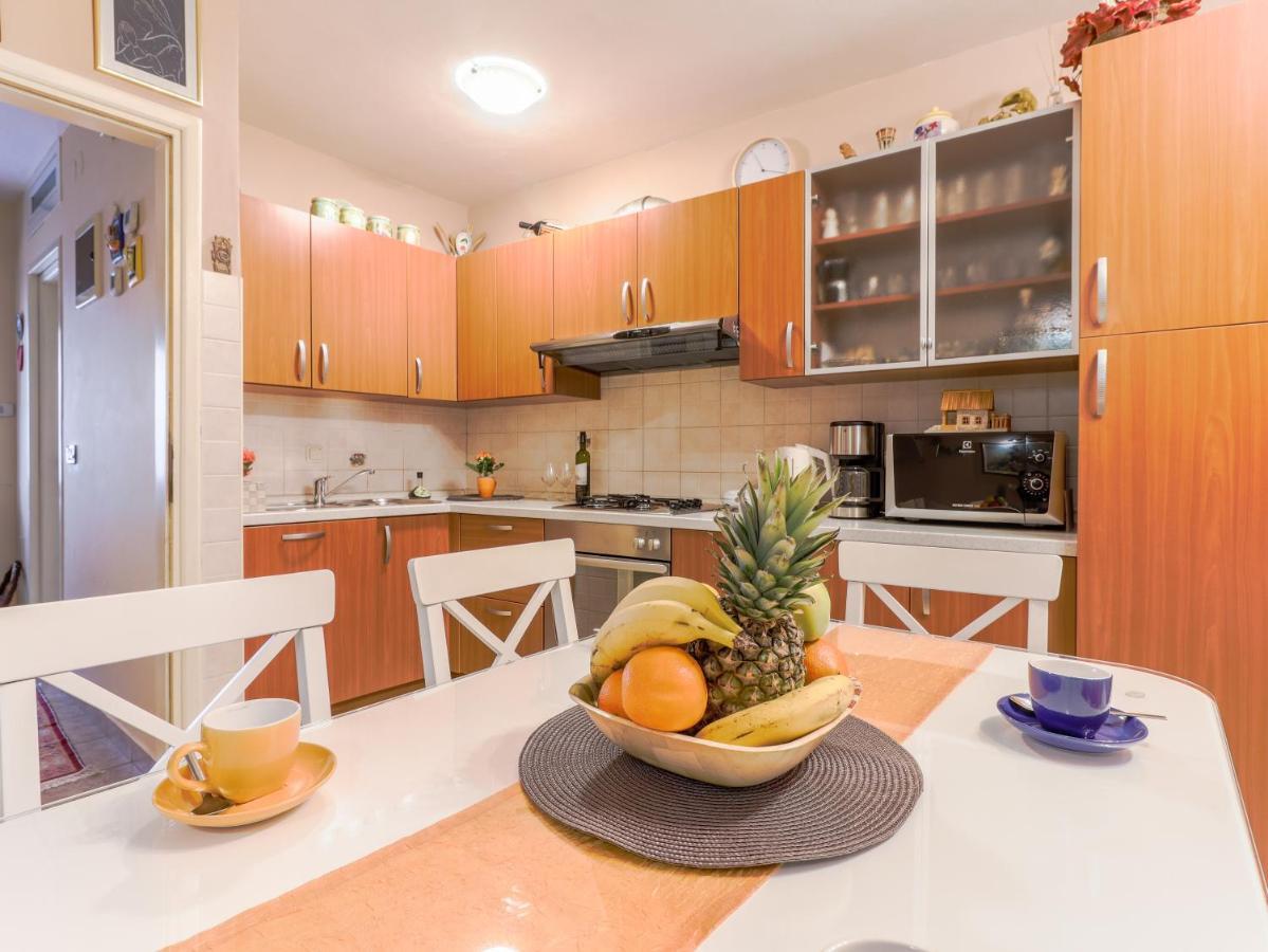 City Center 3 Bedroom Apartment Врсар Экстерьер фото