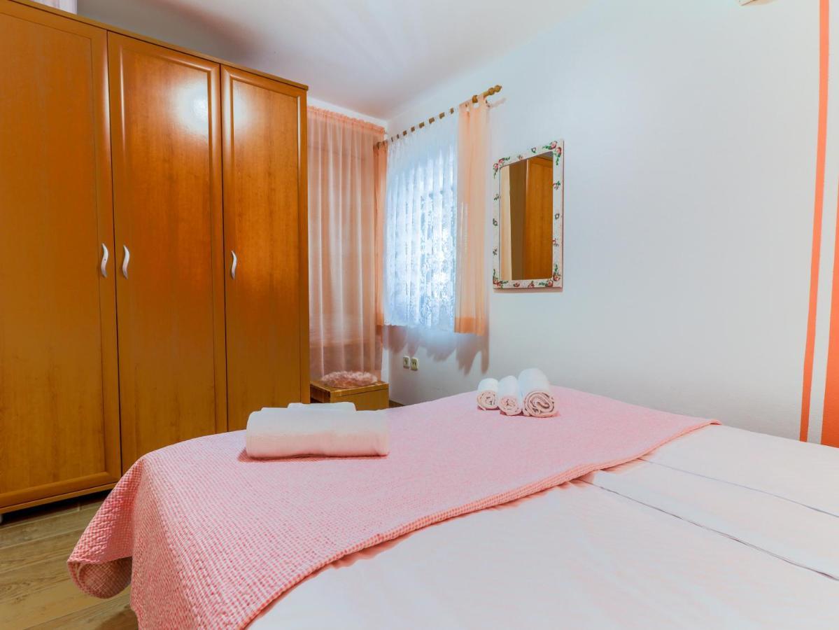 City Center 3 Bedroom Apartment Врсар Экстерьер фото