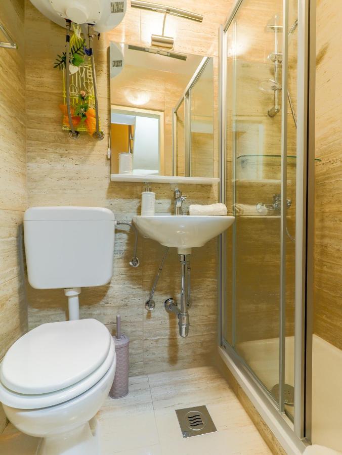 City Center 3 Bedroom Apartment Врсар Экстерьер фото