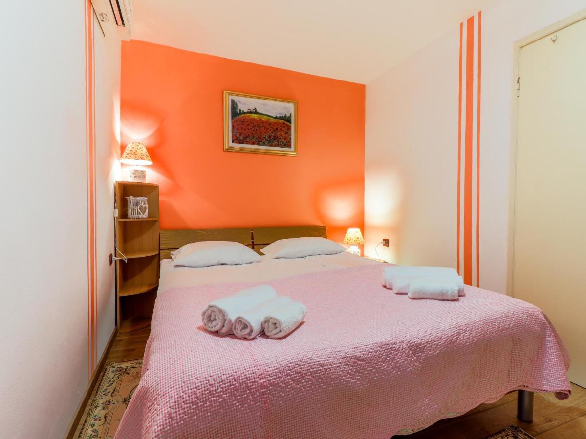 City Center 3 Bedroom Apartment Врсар Экстерьер фото