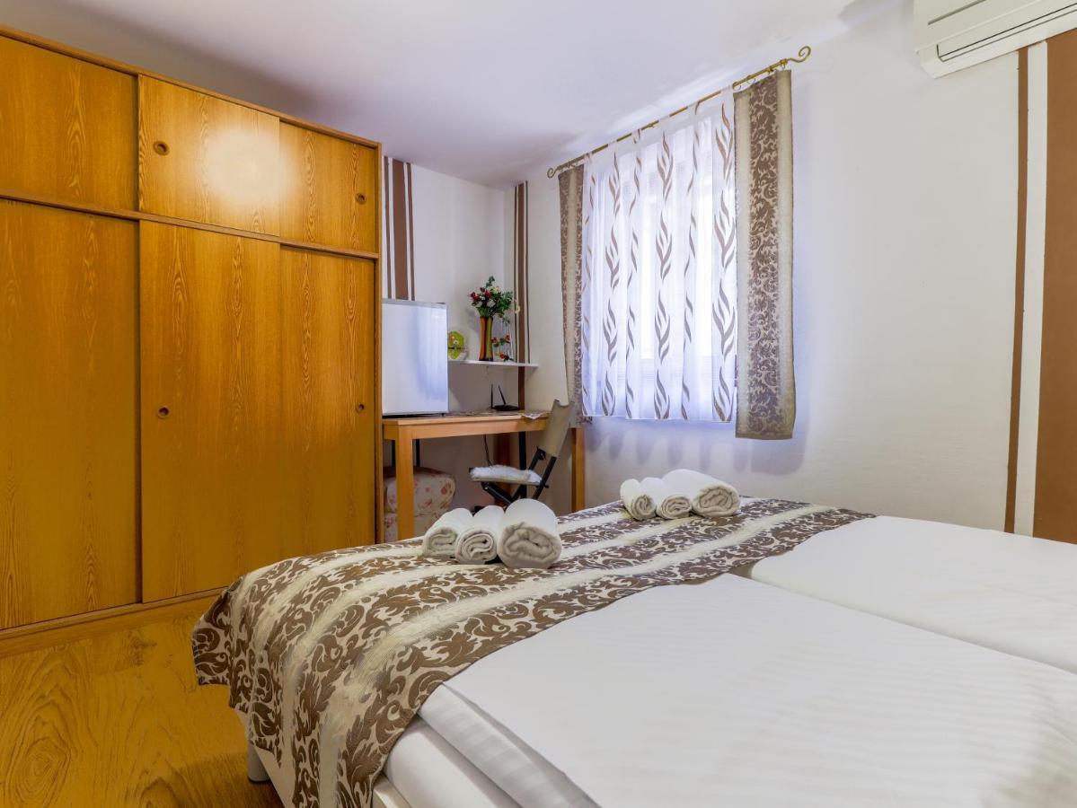 City Center 3 Bedroom Apartment Врсар Экстерьер фото